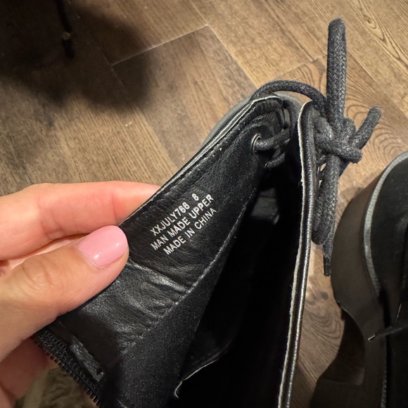 Platform booties size 8 - Picture 3 of 4